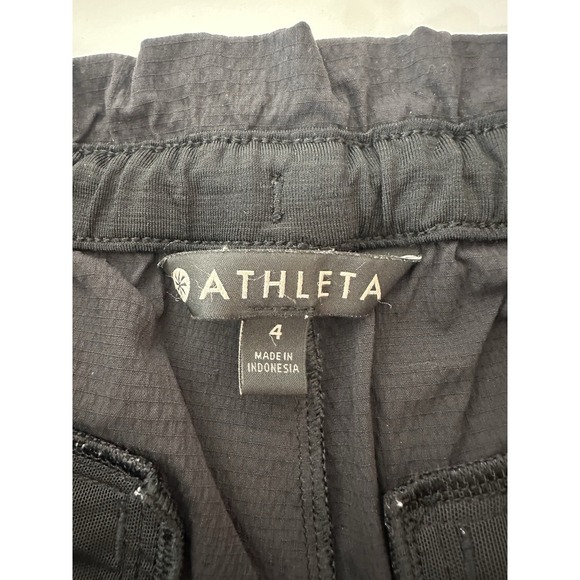 Athleta Trekkie Paper Bag Shorts Womens Size 4 Black Zip Pockets Outdoor Workout - Picture 2 of 8